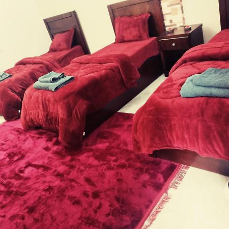 Wonderful Friends House Ξενοδοχείο Ουάντι Μούσα Εξωτερικό φωτογραφία