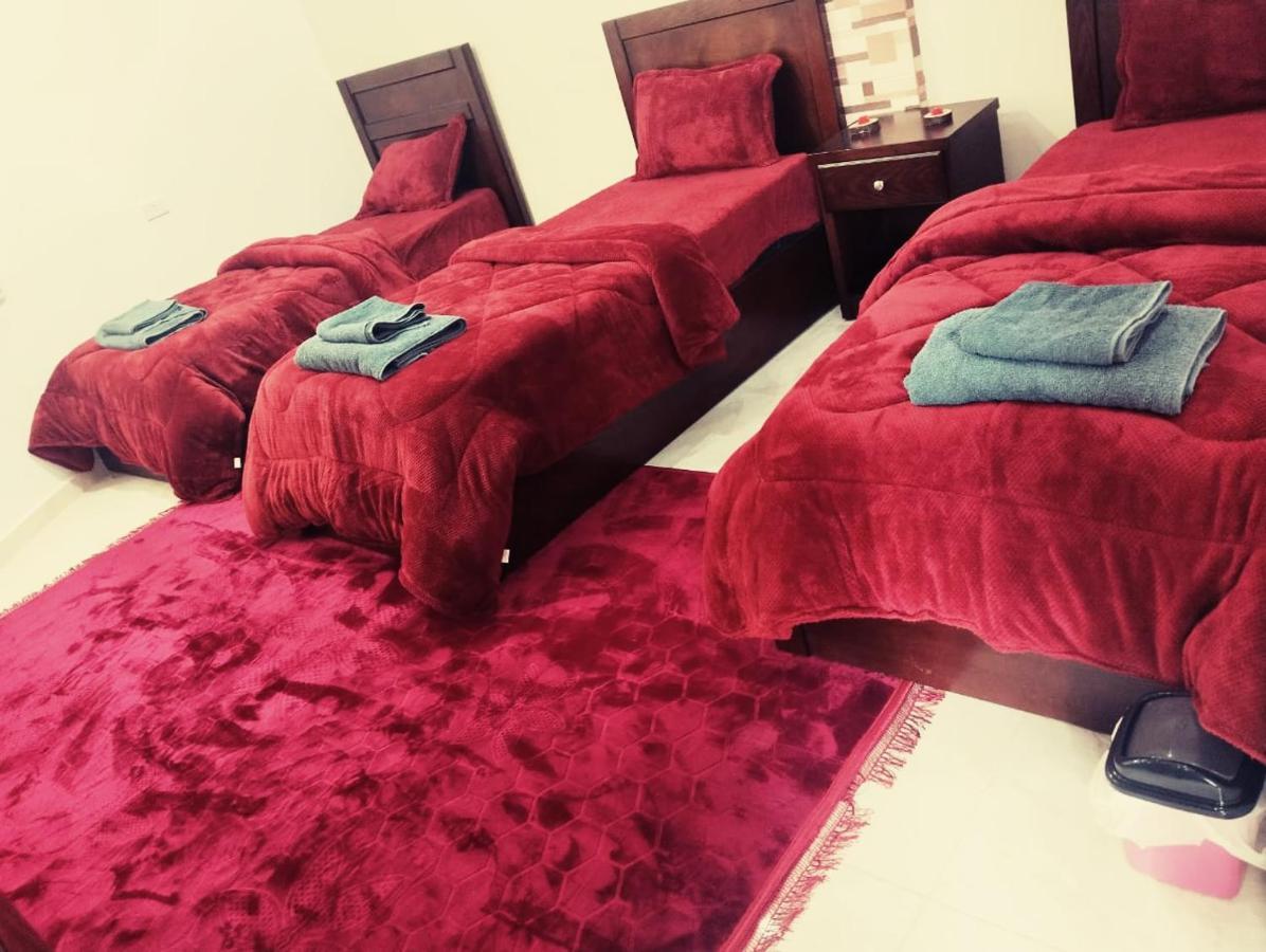 Wonderful Friends House Ξενοδοχείο Ουάντι Μούσα Εξωτερικό φωτογραφία