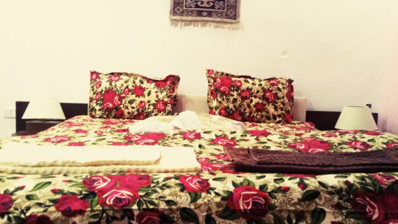 Wonderful Friends House Ξενοδοχείο Ουάντι Μούσα Εξωτερικό φωτογραφία