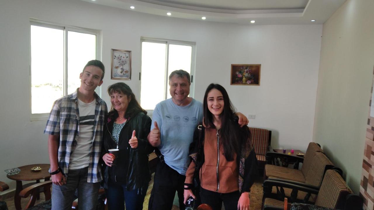 Wonderful Friends House Ξενοδοχείο Ουάντι Μούσα Εξωτερικό φωτογραφία